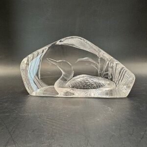 Mats Jonasson Loon etched crystal paperweight artist signed & numbered